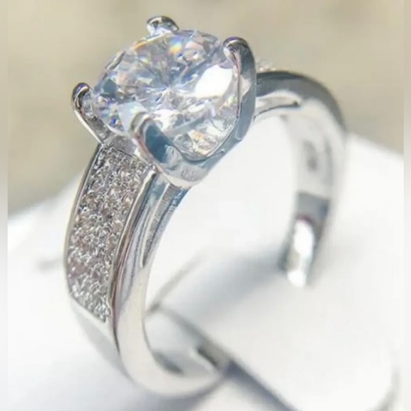 Brand New Ladies DIAMONDIQUE White Gold Engagement Ring, Size 7 - Picture 4 of 5